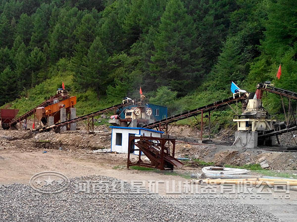 制砂生產(chǎn)線現(xiàn)場(chǎng) 制砂生產(chǎn)線現(xiàn)場(chǎng)