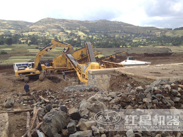 紅星全自動碎石機生產現(xiàn)場