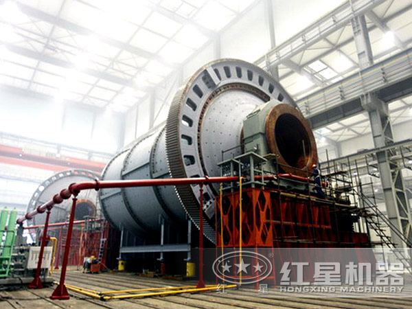 球磨機作業(yè)現(xiàn)場 球磨機作業(yè)現(xiàn)場