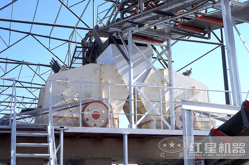 砂石料生產(chǎn)線現(xiàn)場(chǎng) 砂石料生產(chǎn)線現(xiàn)場(chǎng)