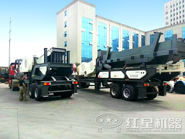 沙場移動車載制砂機發(fā)貨現(xiàn)場