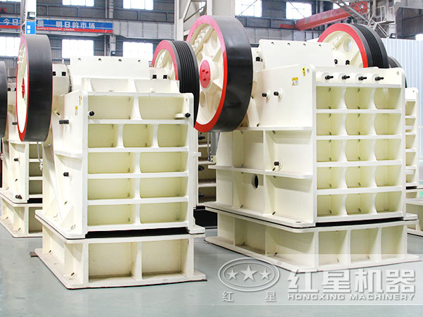 PE600×900顎式破碎機 PE600×900顎式破碎機