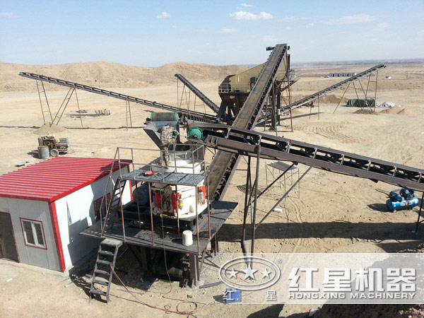 圓錐破碎機安裝、調試現場 圓錐破碎機安裝、調試現場