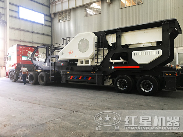 移動式城市垃圾破碎站發貨現場