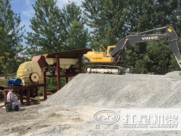 重錘式破碎機作業現場 重錘式破碎機作業現場