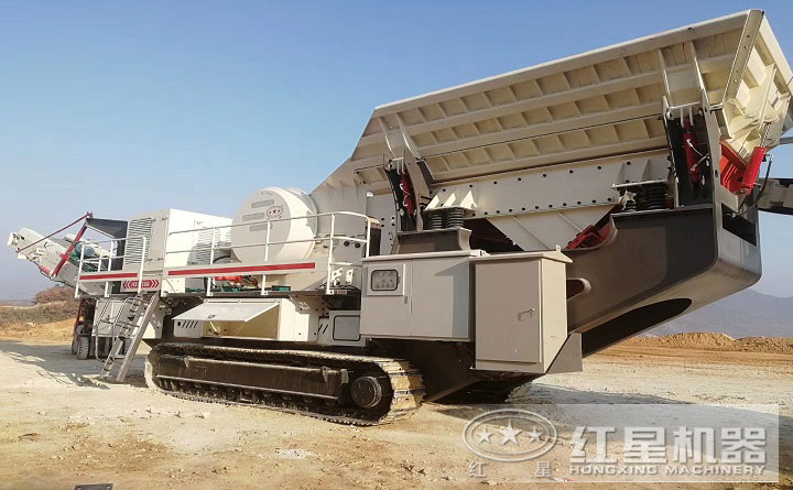 履帶顎破碎石現(xiàn)場 履帶顎破碎石現(xiàn)場