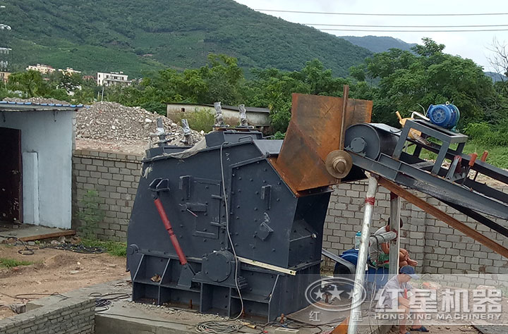 石灰石破碎現場 石灰石破碎現場