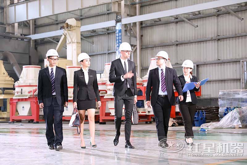 客戶來(lái)紅星花崗巖制砂機(jī)設(shè)備廠區(qū)參觀 客戶來(lái)紅星花崗巖制砂機(jī)設(shè)備廠區(qū)參觀