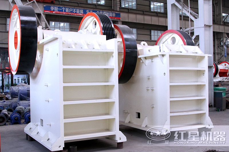PE型顎式破碎機設(shè)備實拍圖 PE型顎式破碎機設(shè)備實拍圖