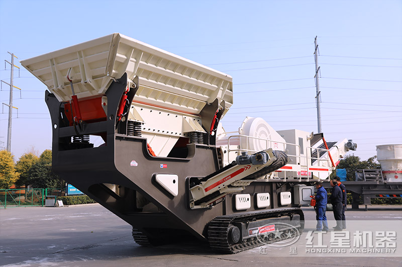 履帶式移動反擊式碎石機設(shè)備 履帶式移動反擊式碎石機設(shè)備