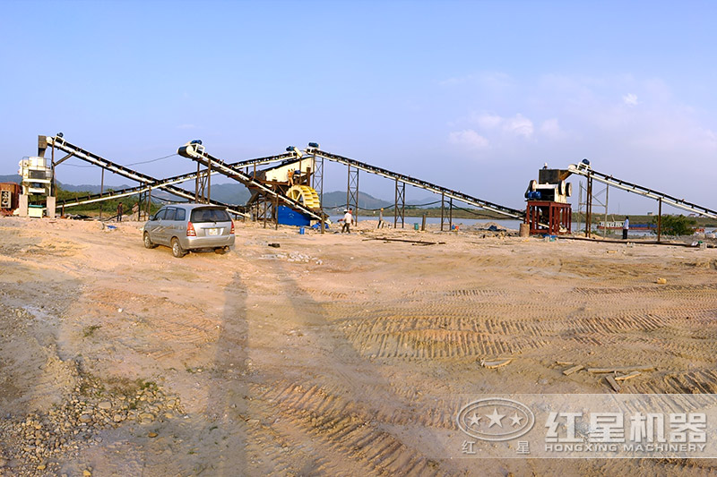 制砂生產(chǎn)線中的顎式破碎機(jī),細(xì)碎 制砂生產(chǎn)線中的顎式破碎機(jī),細(xì)碎