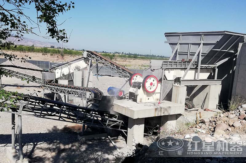 鵝卵石制砂生產現場 鵝卵石制砂生產現場