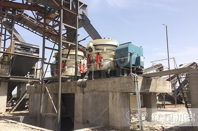 圓錐破碎機生產(chǎn)現(xiàn)場 圓錐破碎機生產(chǎn)現(xiàn)場