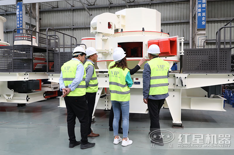 客戶來廠考察參觀1145制砂機 客戶來廠考察參觀1145制砂機