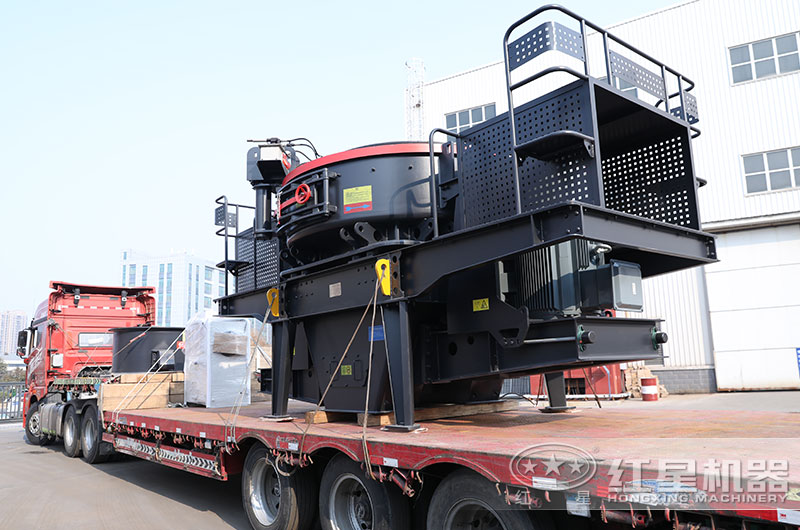 紅星花崗巖制砂機(jī)裝車發(fā)貨現(xiàn)場 紅星花崗巖制砂機(jī)裝車發(fā)貨現(xiàn)場